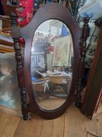 Antiker Spiegel, Holz, braun, oval, gedrechselt