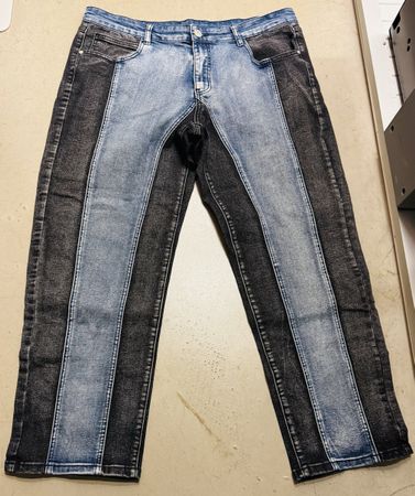 Set di jeans XXL ( pantaloni 👖 e gilet ) come nuovi 🆕.