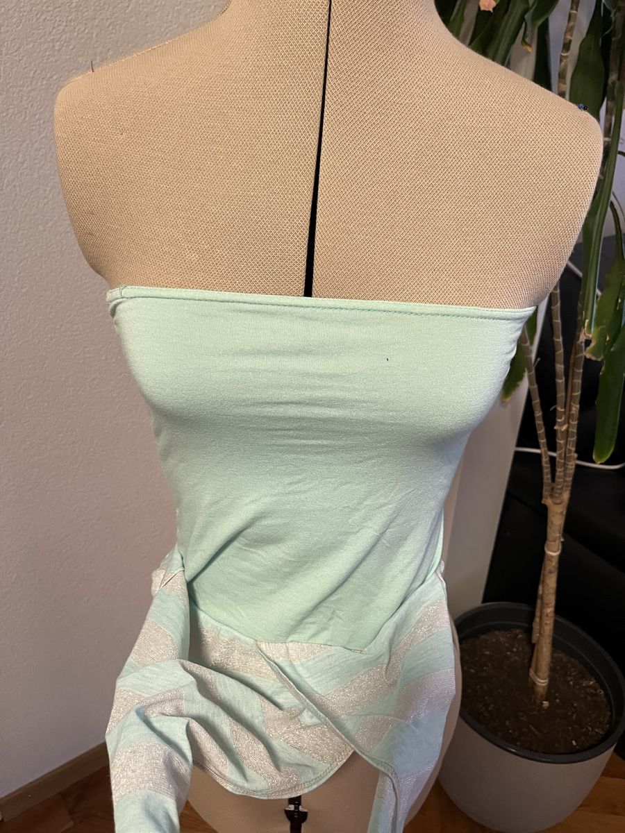 Top: Y2K halter Top mint turquoise – Usato da Lausanne venduto da Lillielillie 2