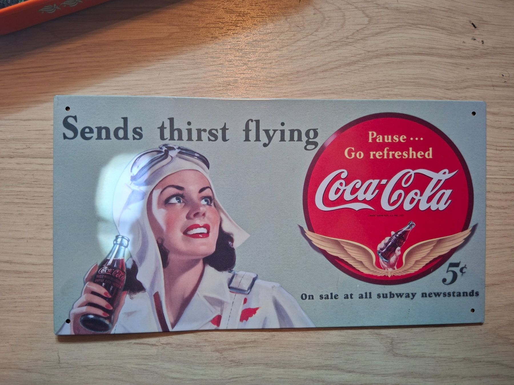 Coca-Cola Ecriteaux: Coca-Cola Reklametafel "Sends thirst flying" 5c – D'occasion à Lyss par toe_68qb