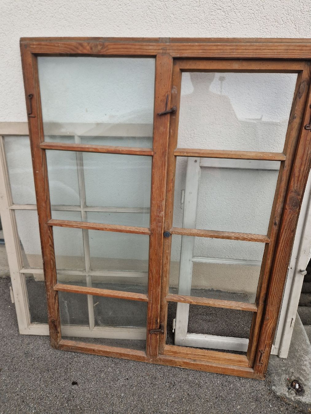 Alle Dekorationen: Altes Holzfenster mit Griff Mass 97x130 cm – Gebraucht aus Mörigen von Clio111