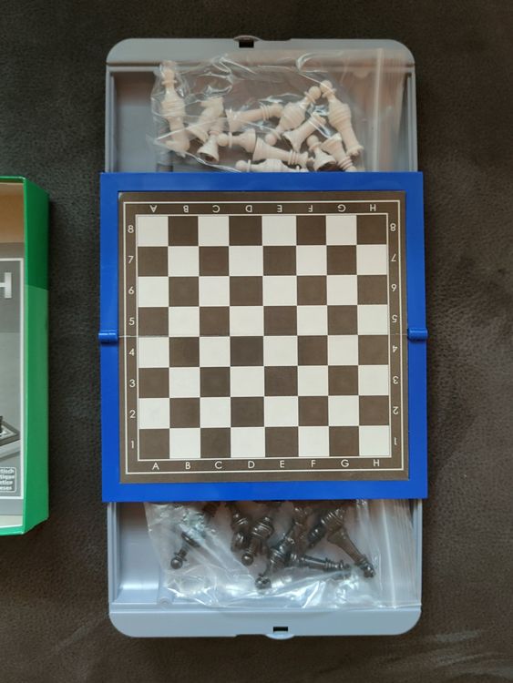 Magnetisches Schachspiel Aus Holz - Klappbares Reiseschach Mit Damespiel