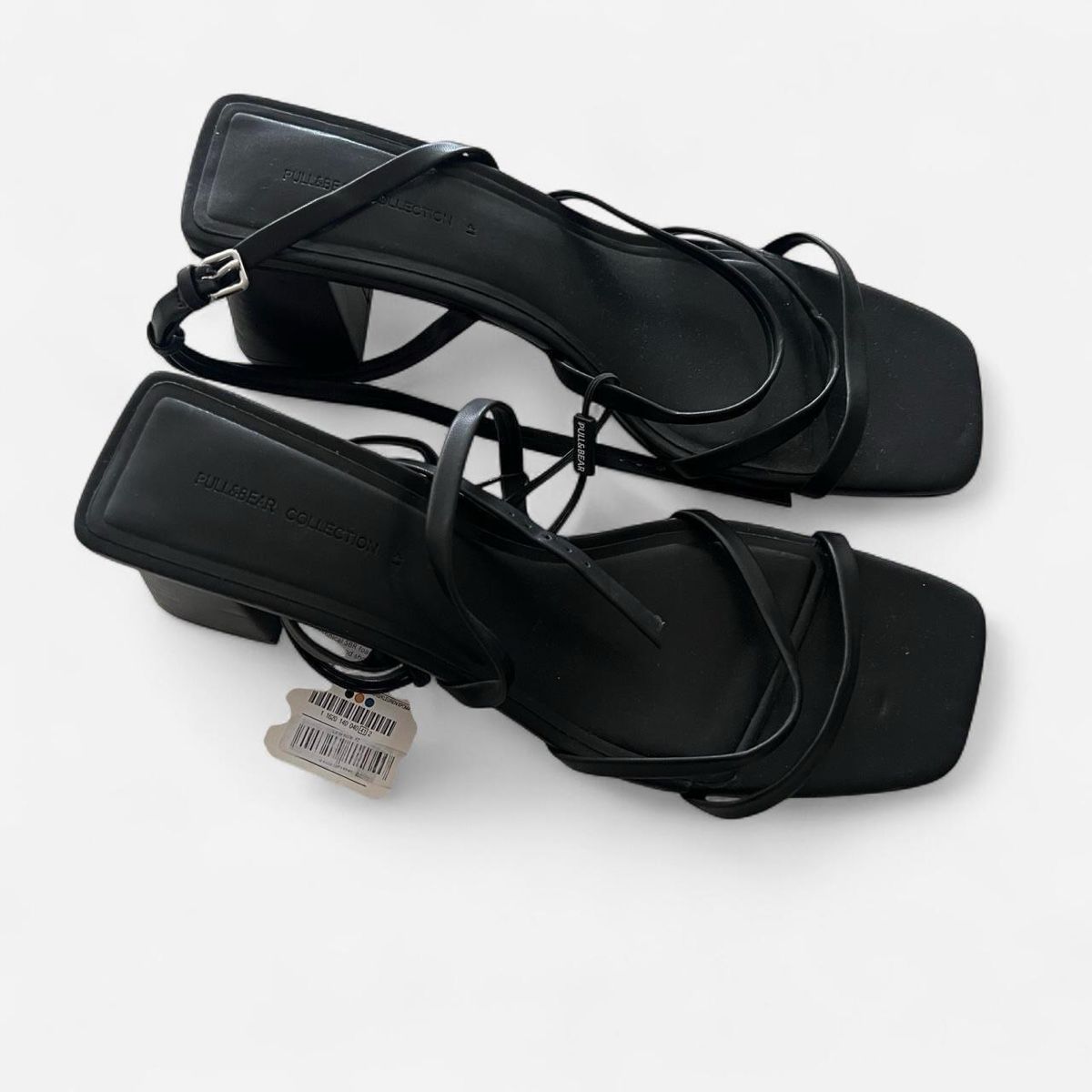 Pull&Bear Damenschuhe: minimal black strappy heels 41 – Neu (gemäss Beschreibung) aus Dübendorf von kko_7xld