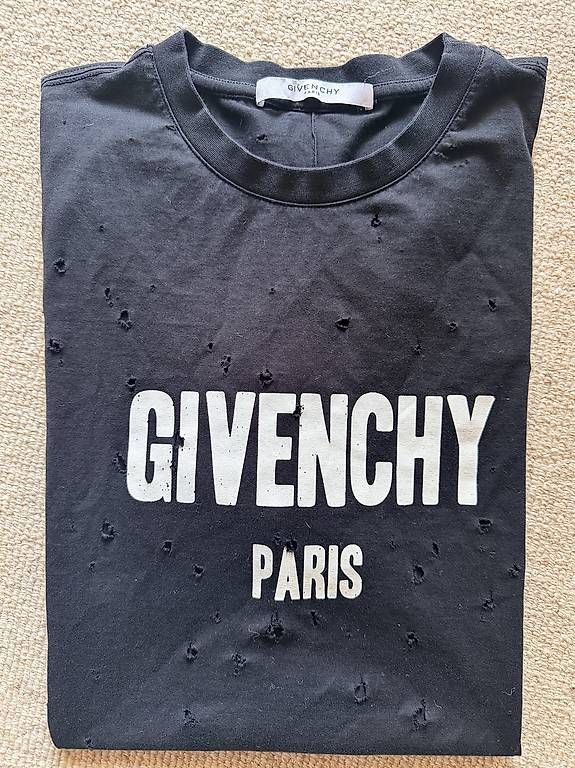 T-Shirts: Givenchy Paris T-Shirt – Gebraucht aus Rougemont von Kosmo0272 1