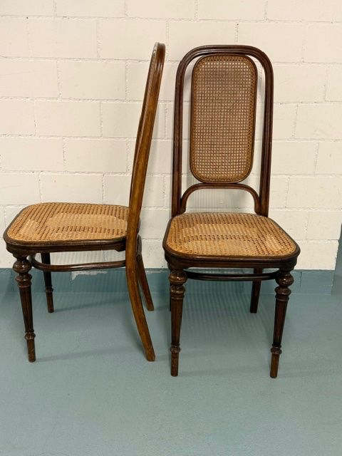 Thonet Stühle: 2 originale THONET Bugholzstühle mit Wiener Geflecht – Gebraucht aus Zollikon von cmf3