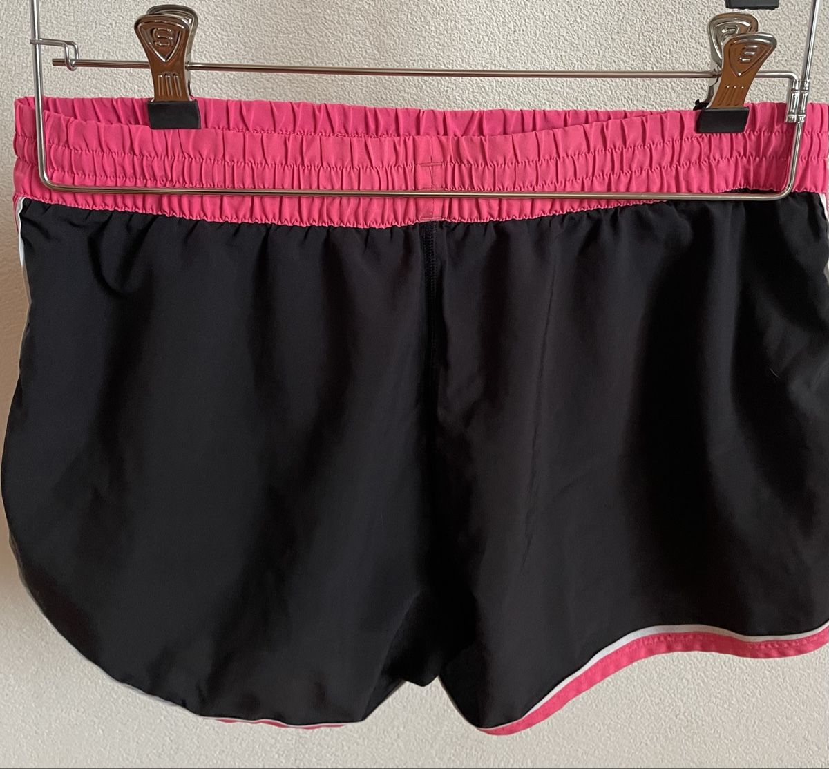 Under Armour Pantaloni: Under Armour Laufshorts, Grösse S – Usato da Disentis/Mustér venduto da sil_nx77 1