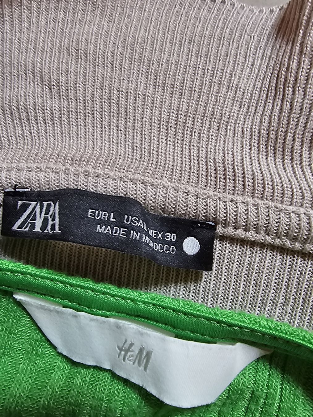 Lotti di vestiti: edle schwarze Hose mit 2 Shirts gr.L – Usato da Ferden venduto da jemyce 2