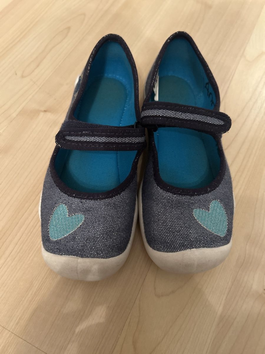 Scarpe per ragazze: Mädchen Hausschuhe Gr. 32 – Usato da Erlenbach ZH venduto da milalond