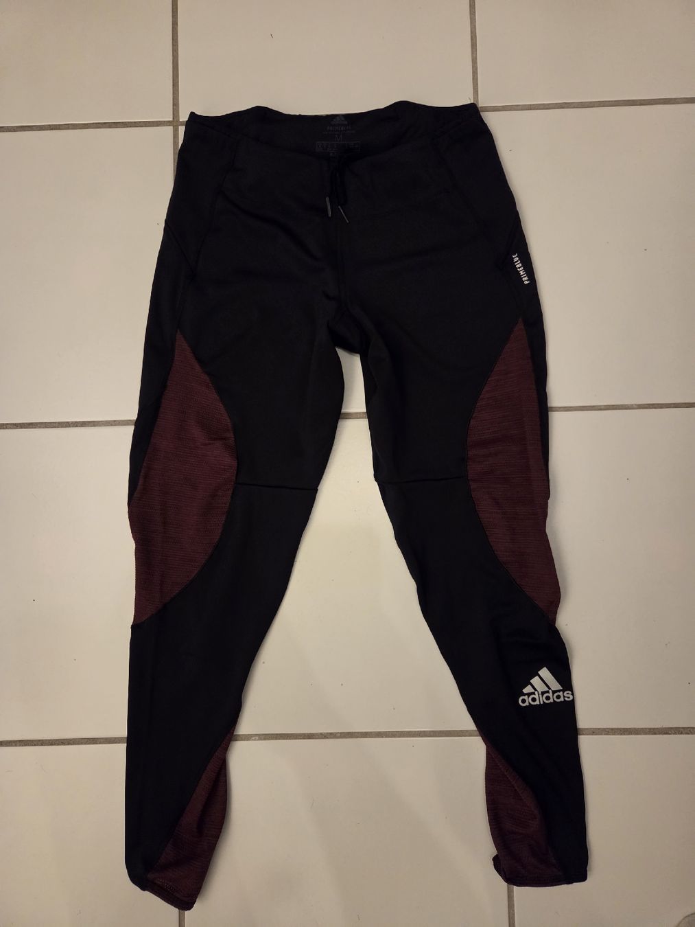Adidas Leggings: Sporthose Adidas – Usato da Unterkulm venduto da Manubasso