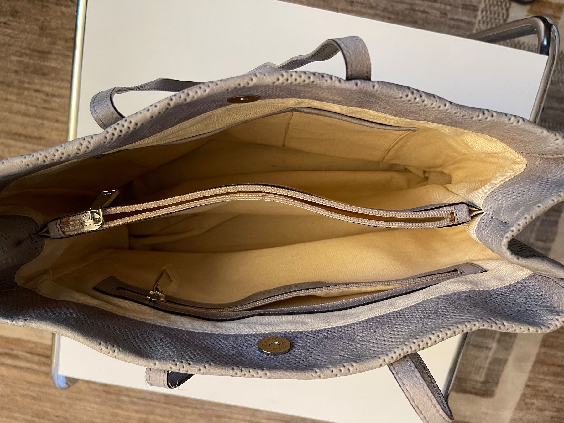 Abro Borse da donna: ABRO Handtasche, hellgraues, gelochtes Leder – Usato da Meggen venduto da tulipe21 4