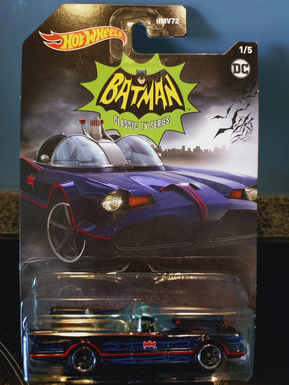 Hot Wheels Modellini d'auto: Hot Wheels TV Series Batmobile – Nuovo e nell'imballaggio originale da Zürich venduto da DiecastDude