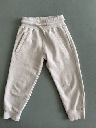 Kinder Jogginghose Dior 104/110 beige Muster guter Zustand