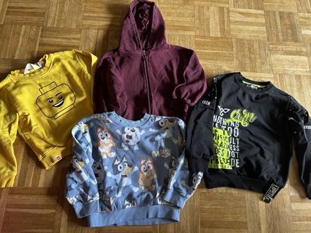 Lot de 4 pullovers / taille 110-116