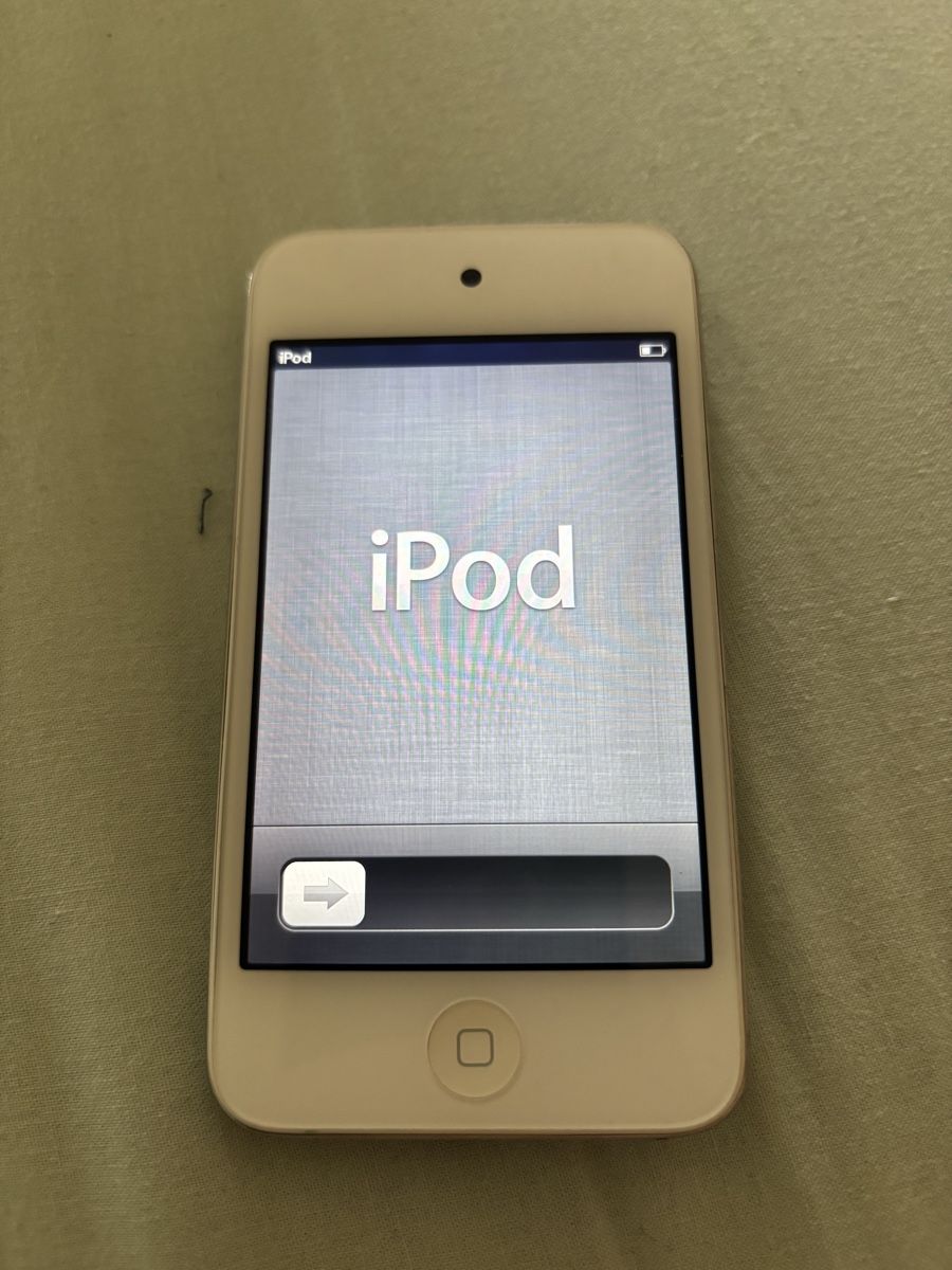 Apple Tragbarer Mediaplayer: IPod touch 8GB – Gebraucht aus Zürich von maddi_1800