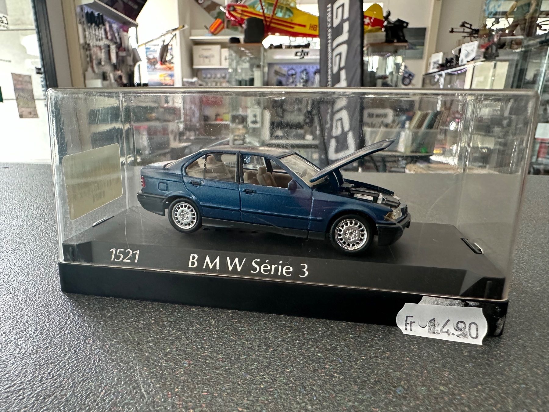 BMW Modellautos: solido 1:43 BMW Serie 3 1521 Blu – Gebraucht aus Chiasso von Carrara-Modellismo