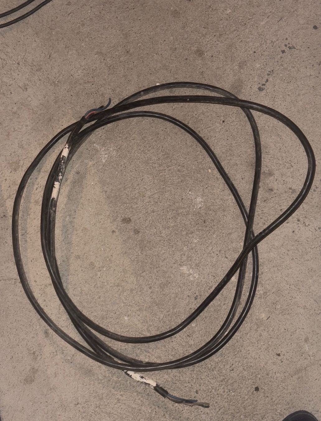 Cavi: Black Electrical Wire - Used, As Is - DIY Projects, Repairs – Usato da Müllheim Dorf venduto da kry_q6kn 2