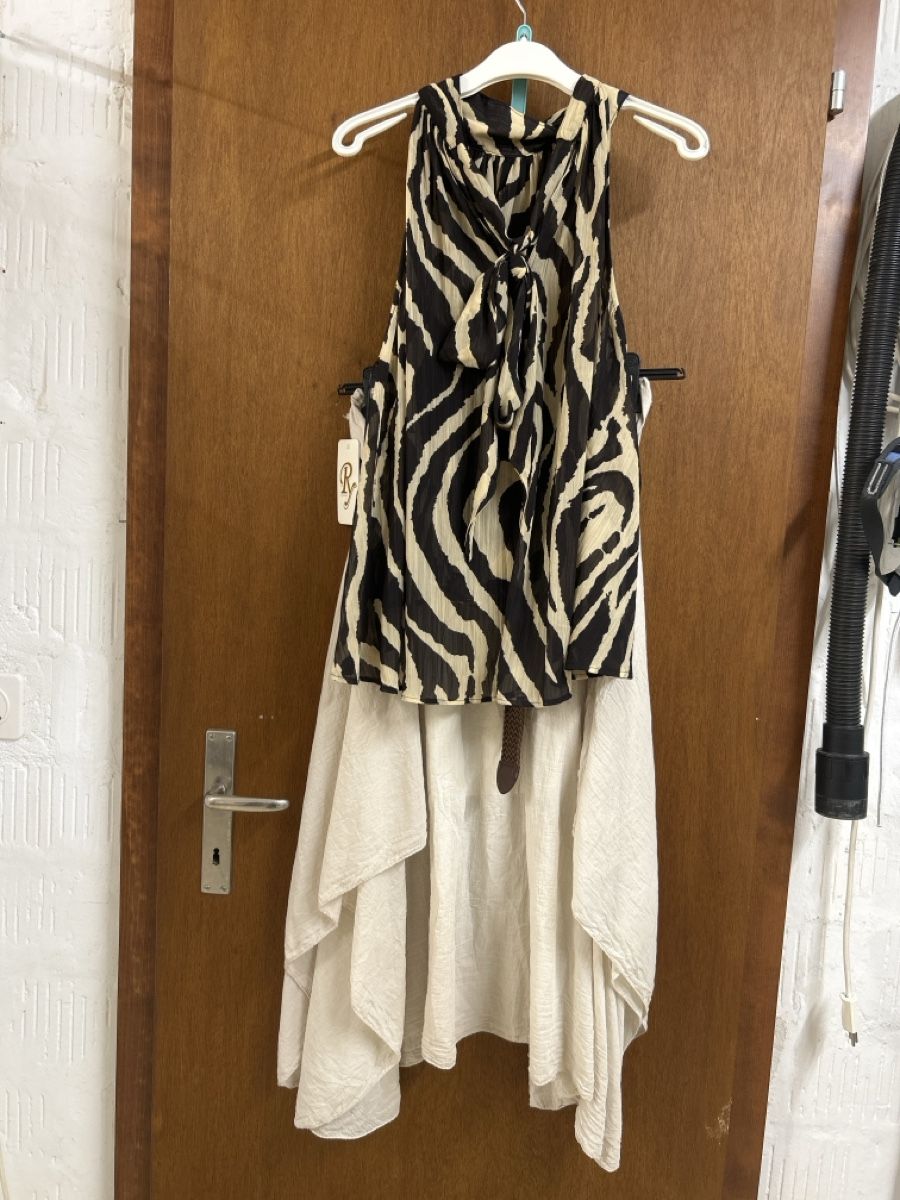 Robes: Luftiges Kleider Paket NEU – Neuf avec emballage d'origine à Umiken par AzizaAmar20