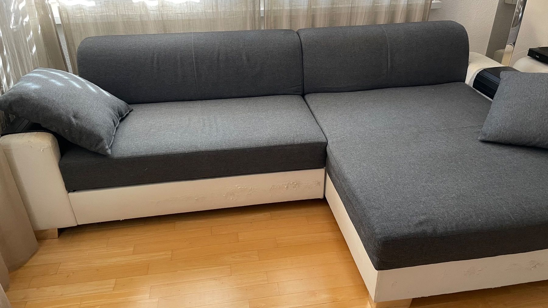 Conforama Sofas: Bequemes dunkelgraues Ecksofa mit Schlaffunktion – Gebraucht aus Zürich von sam_2jmt 2