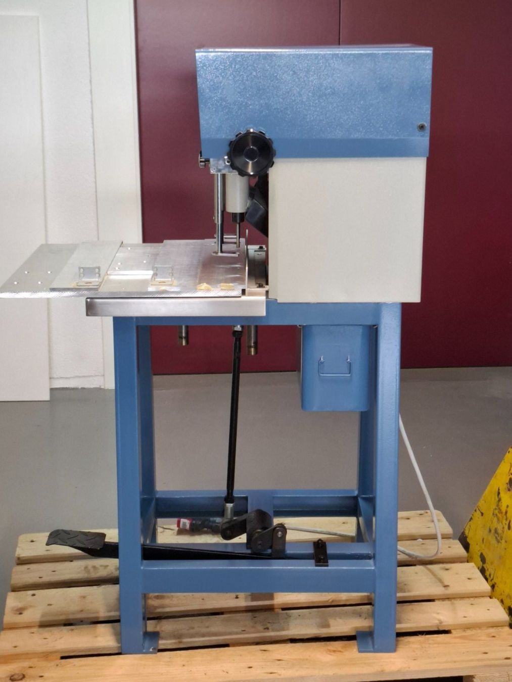Trapani: Perforeuse industrielle 3 trous 3ZK-220 – Usato da Villars-Ste-Croix venduto da pau_8fls 2