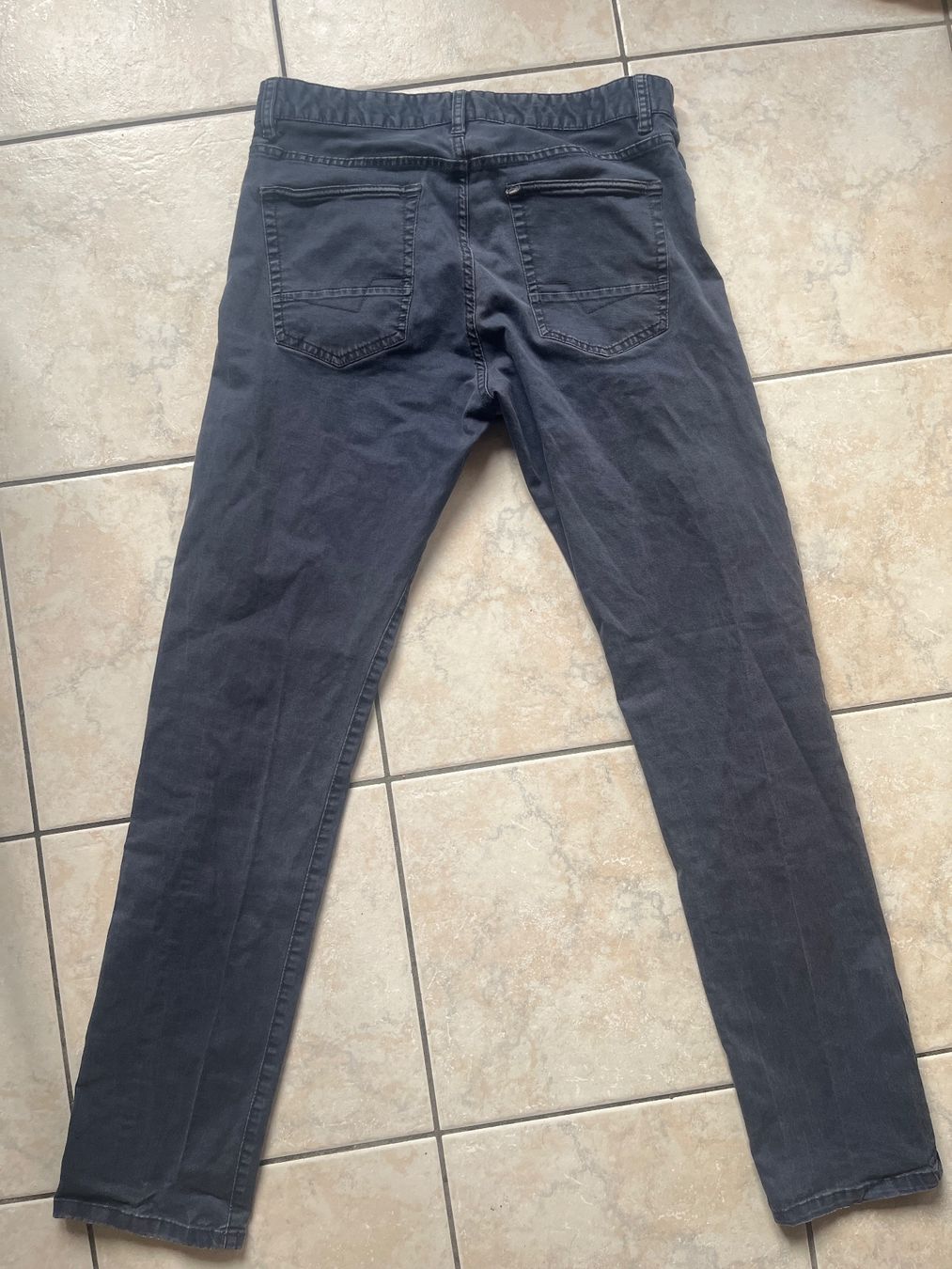 Esprit Pantaloni: Pantalon ESPRIT ORIGINAL 32 x 36 – Usato da Vernayaz venduto da Darkfrost 1