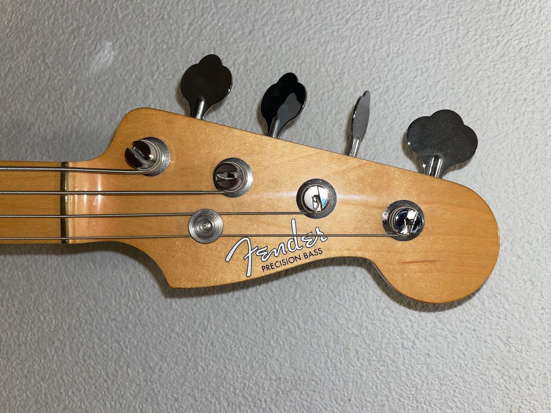 Fender Strumenti musicali: Fender Precision Bass Roger Waters – Usato da Zürich venduto da ani_p75v 2