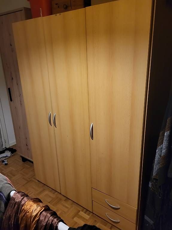 Armadi: Gratis Kleiderschrank – Usato da Romanshorn venduto da eva_86sw