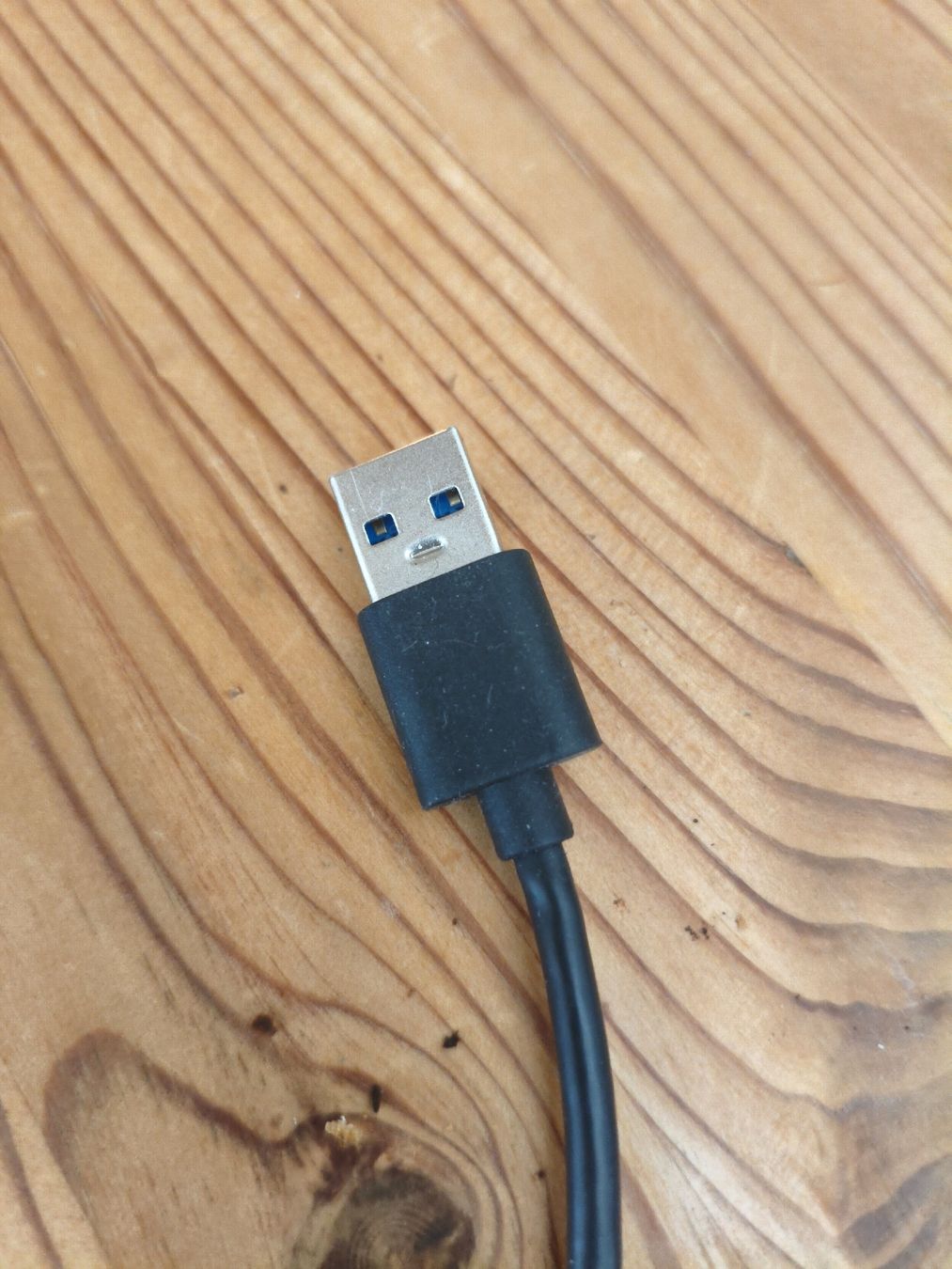 Baseus Hub & Switch: Baseus USB Hub 4-Port Grey Good Condition – Usato da Bern venduto da Janick.Spielmann 2