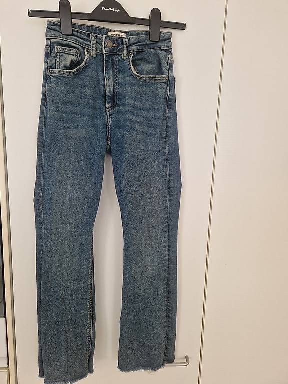 Pantaloni: High Waist Bootcut von Tally Weijl in Grösse 32 oder 152 – Usato da Olten venduto da mel_8vjv 2