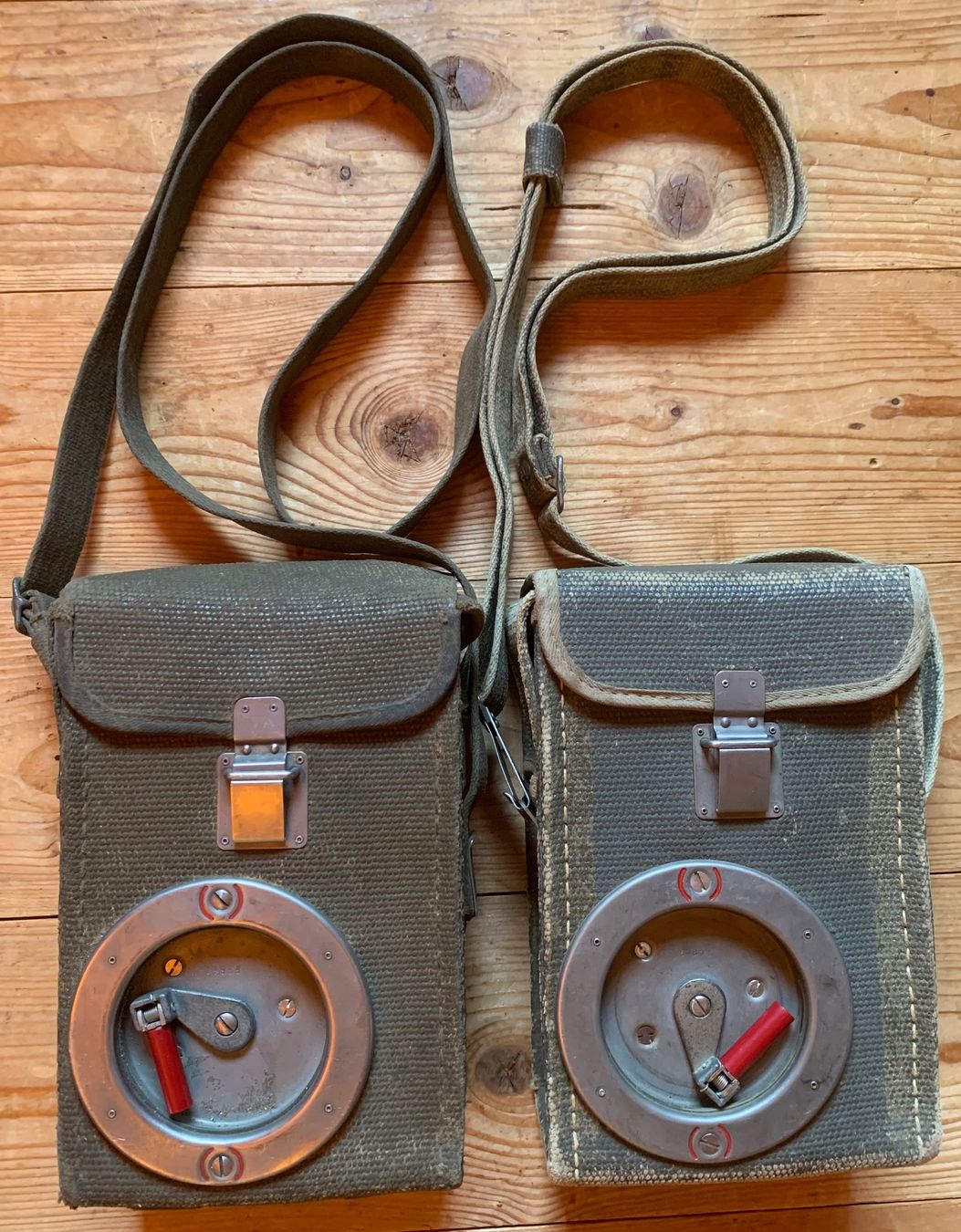 Telefoni: 2 Feldtelefone Ftf 50 der CH Armee – Usato da Goldingen venduto da Bergler012