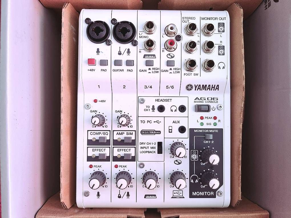 Yamaha Console di mixaggio: Yamaha AG 06 MixConsole/Audio Interface – Usato da Frenkendorf venduto da Mirasen