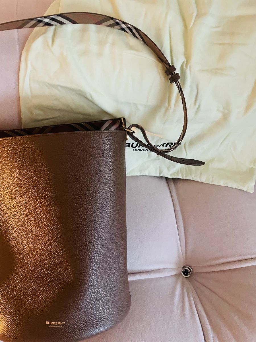 Burberry Borse da donna: Bucket Bag NEU, Burberry – Nuovo e nell'imballaggio originale da Tägerwilen venduto da CarolinaHerrera 6