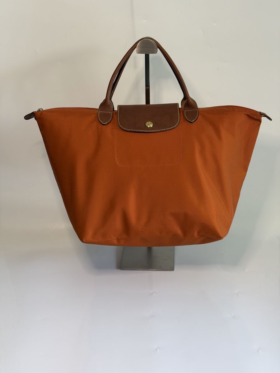 Longchamp Sacs femmes: Original Longchamp Le Pliage M Handtasche  – D'occasion à Vionnaz par b_f_d_r_g