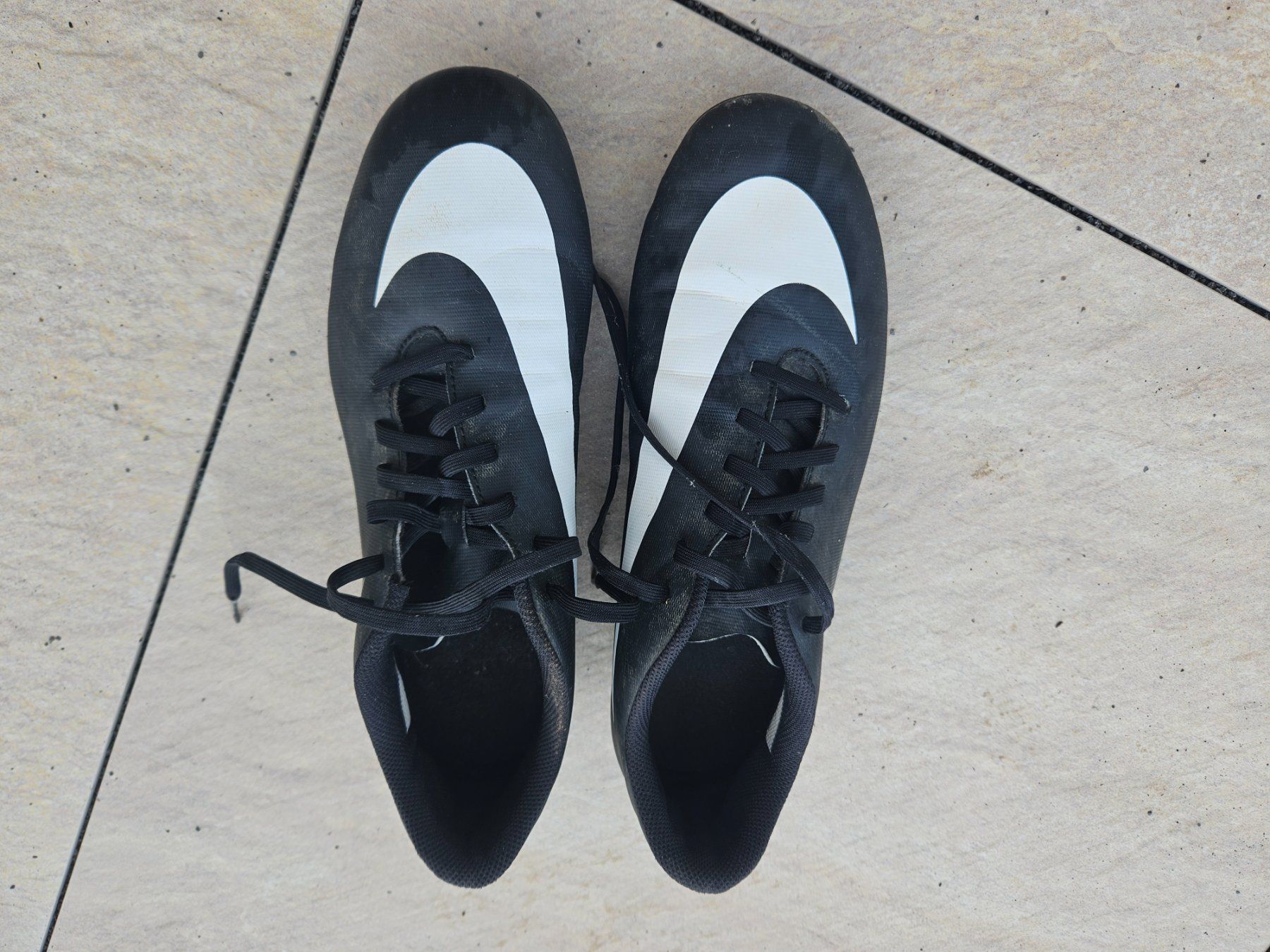 Nike Chaussures garçon: Fussballschuhe Nike – D'occasion à Siebnen par bienemaya08