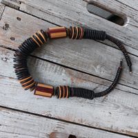 Kette, sehr dekorativ aus Holz, 47 cm