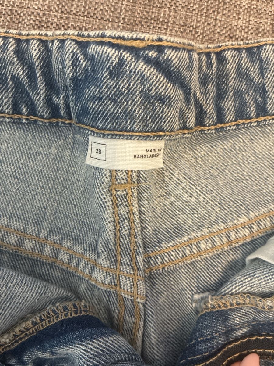 Weekday Jeans: Weekday Jorts Size 28 – Neu (gemäss Beschreibung) aus Weiningen ZH von ene_s7xx 2