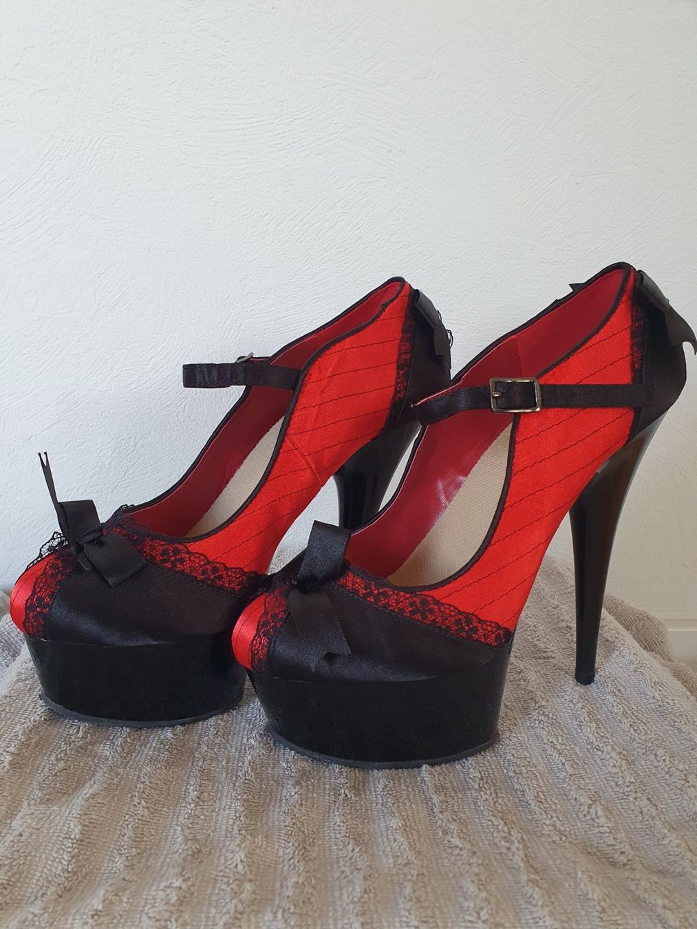 Scarpe da donna: Burlesque High Heels 38/39 – Usato da Luzern venduto da lso_ht7n 1