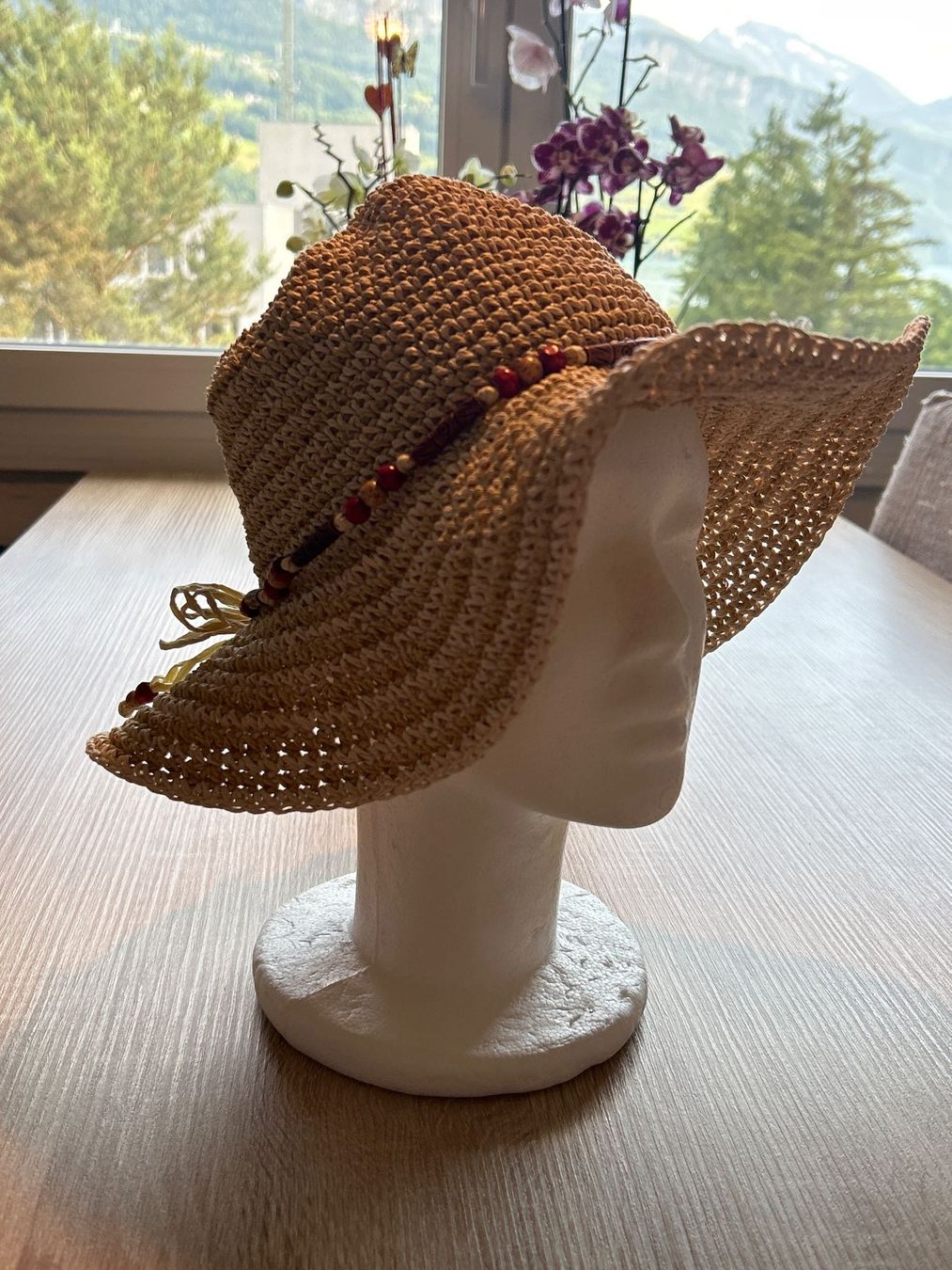 Copricapi, berretti & cappellini: Sommerhut hellbraun mit Perlen 100% Papier Gr. 57 – Usato da Brunnen venduto da Nala2929 5