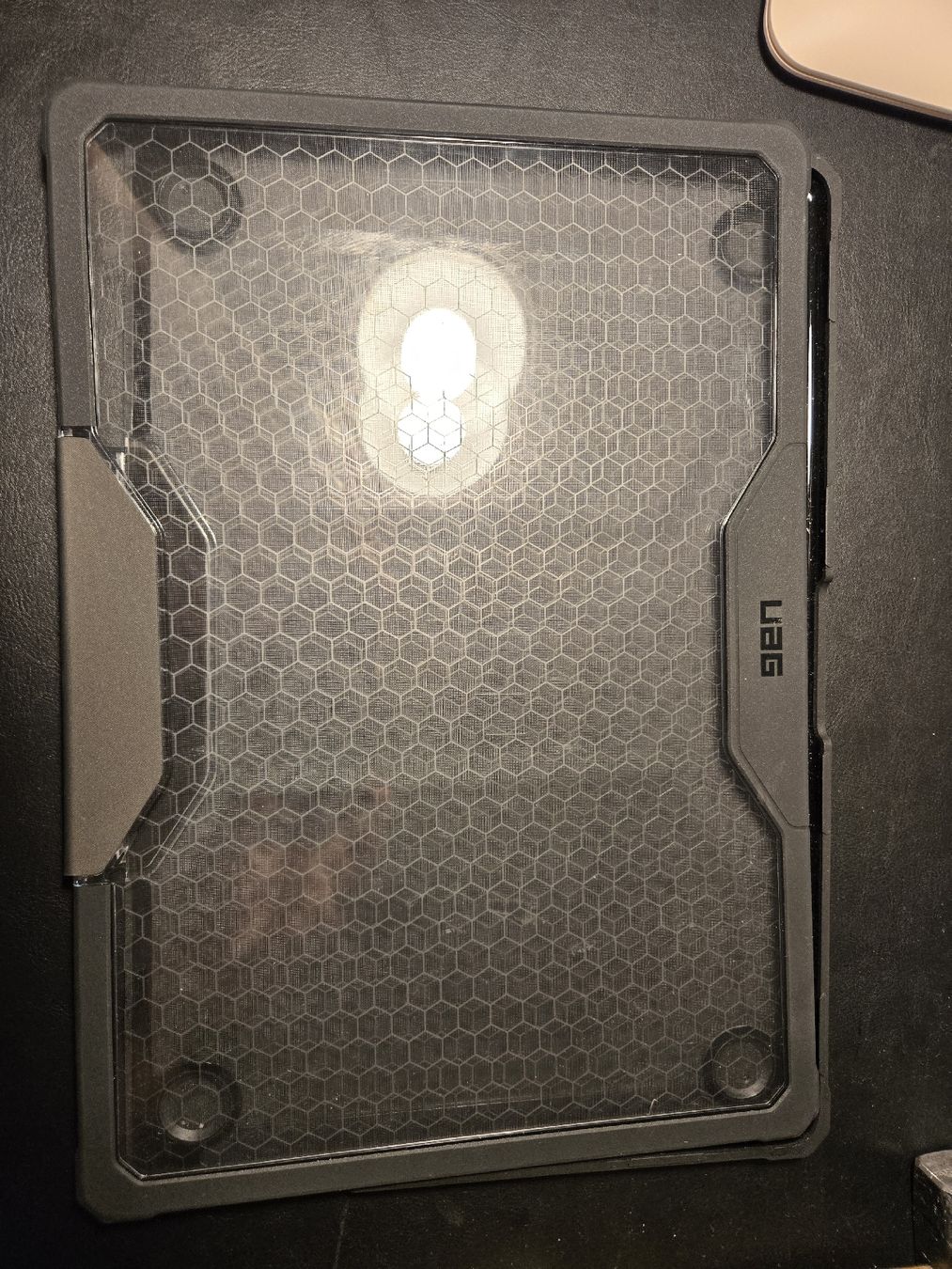 Apple Covers & Borse: UAG MacBook Air 15zoll Case – Nuovo (secondo la descrizione) da Fällanden venduto da noa_mh8y 1