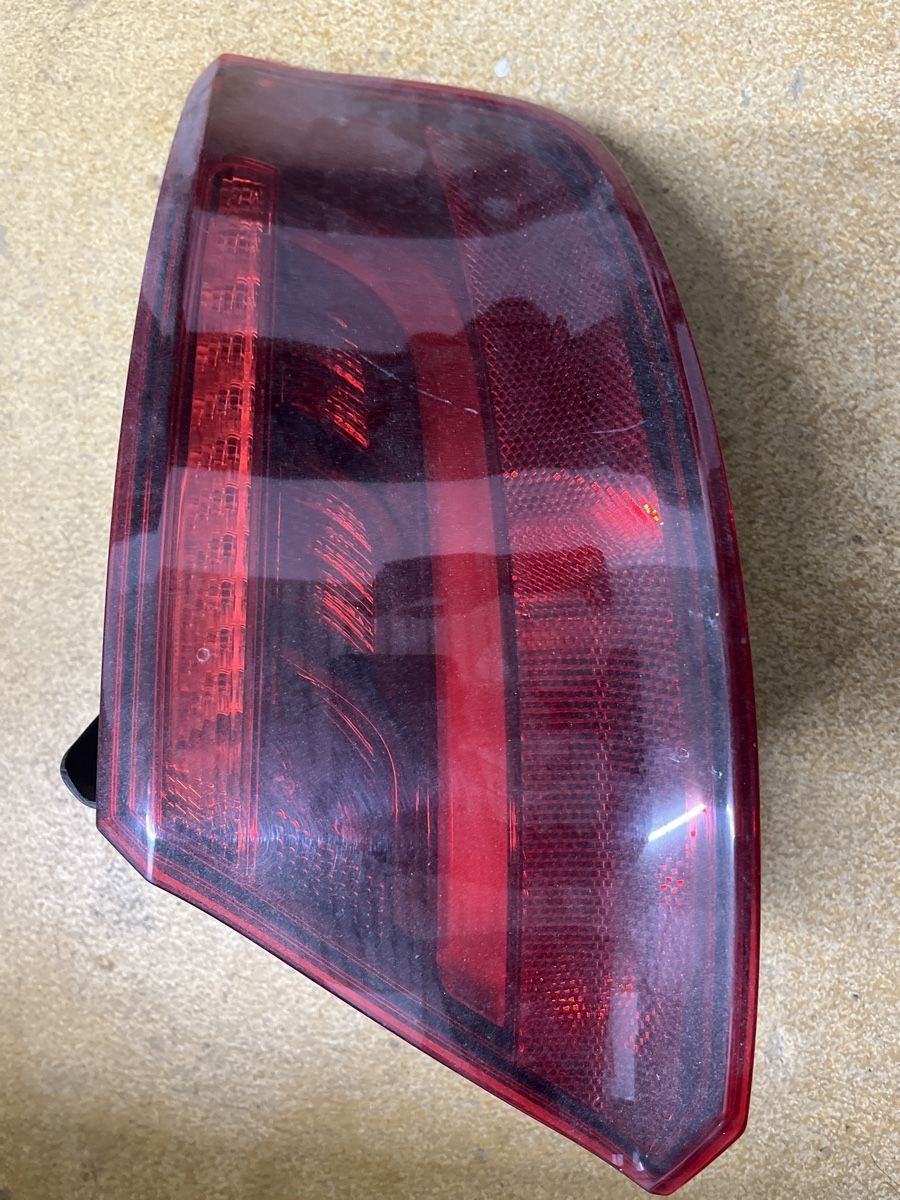 Audi Tutti pezzi di ricambio auto: 8V4945096D Original Audi A3 Heckleuchte – Usato da Ballwil venduto da Bueri23