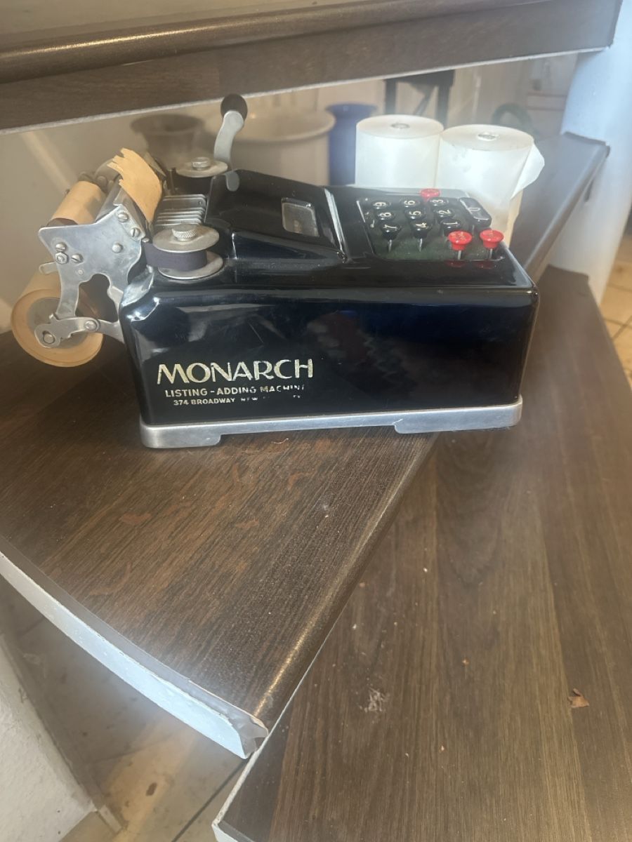 Alle Maschinen: Monarch Listing-Adding Machine schwarz guter Zustand – Gebraucht aus Maur von Dive06