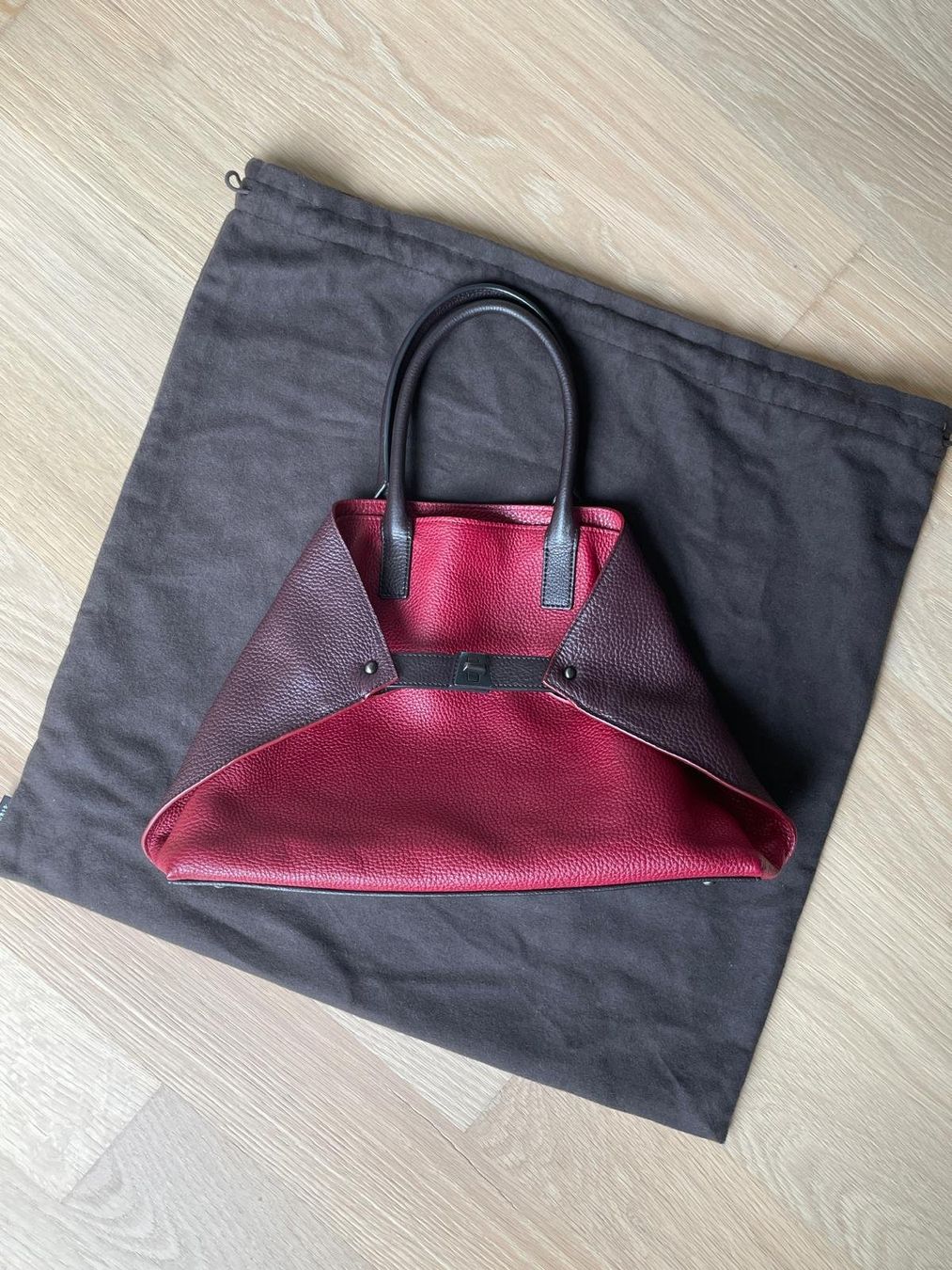 Akris Sacs: Akris Ai Small Top Handle Tote – D'occasion à St. Gallen par joa_ls9v