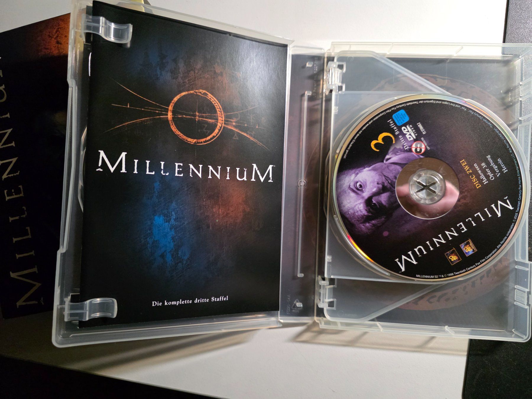 Alle DVDs: 6  fach DVD Millenium 3 - komplette 3. Staffel – Gebraucht aus Walterswil BE von Lonitti 2