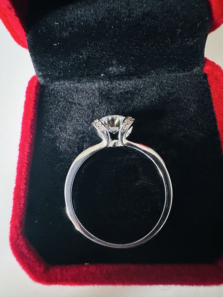 Bagues: Anello donna argento con Moissanite 1carato – Neuf (Voir description) à Cureglia par myr_9v25 1