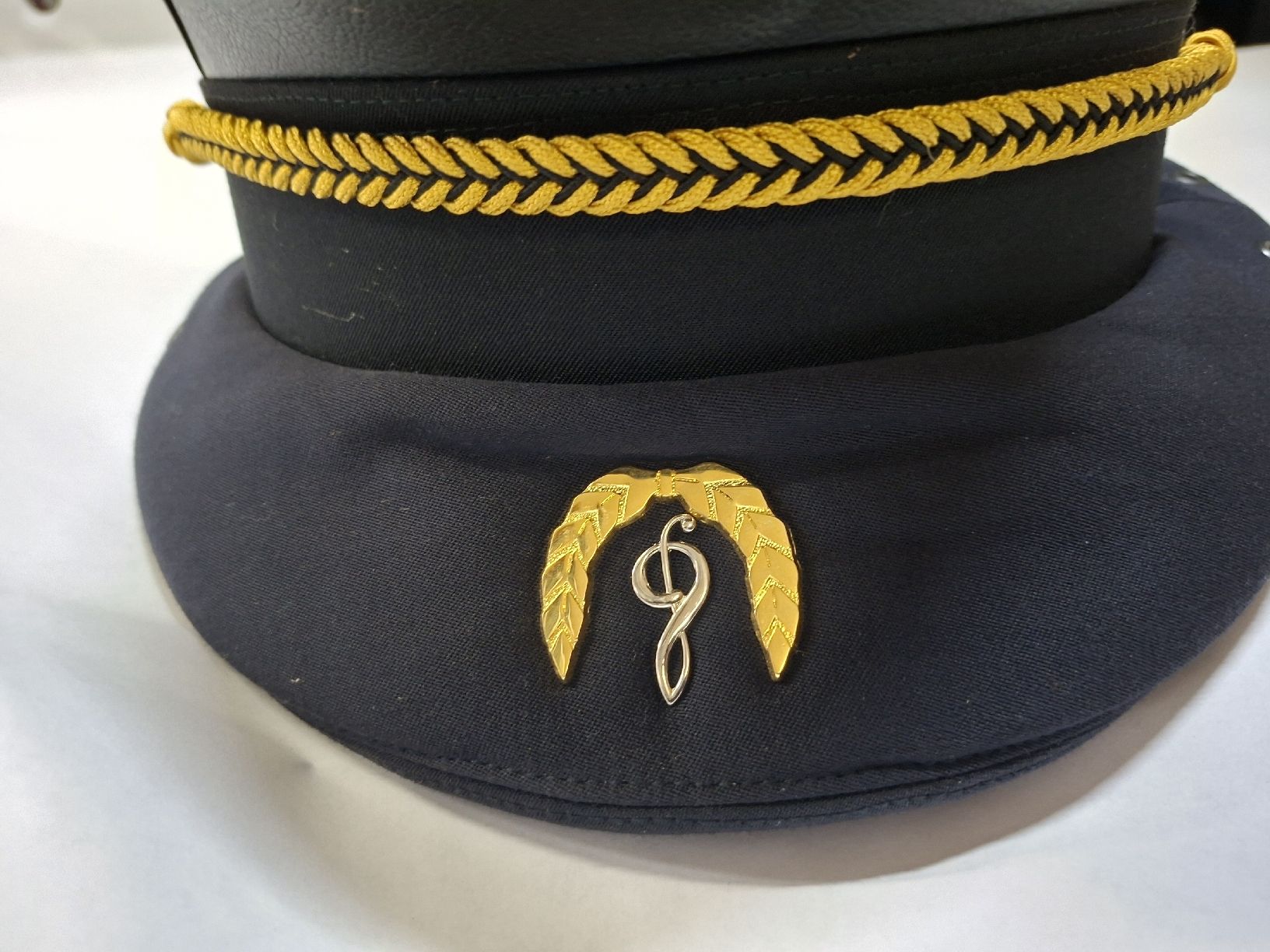 Uniformes: Original Schweizer Polizeimusik Uniformmütze Bern – D'occasion à Grossdietwil par mahsoumi 4