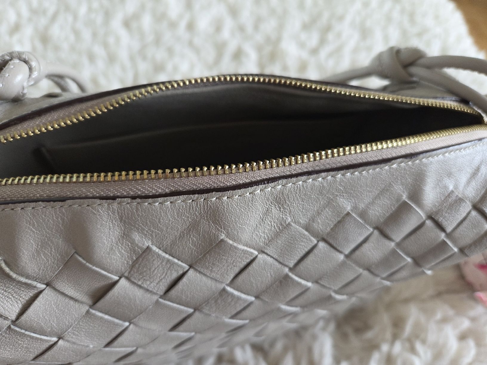 Taschen für Damen: Beige Leder Umhängetasche – Gebraucht aus Walchwil von Petulas 3