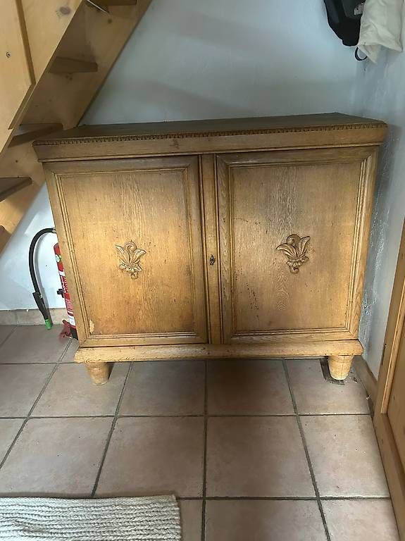 Credenze: Eichenbuffet zu verschenken – Usato da Birsfelden venduto da sch_5dwv