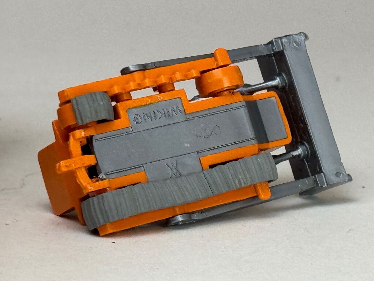 Wiking Modellini d'auto: GB- Wiking Raupe orange eine Kette fehlt – Usato da Elm venduto da Wikmtz 2