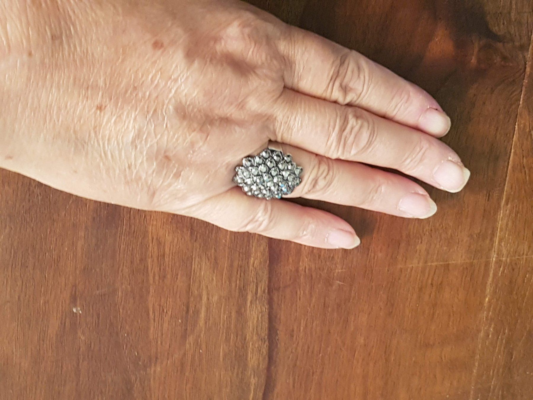 Ringe: Ring Metall mit facettierten Steinchen, oval, Hingucker – Gebraucht aus Ettingen von Maranathatalitha 6