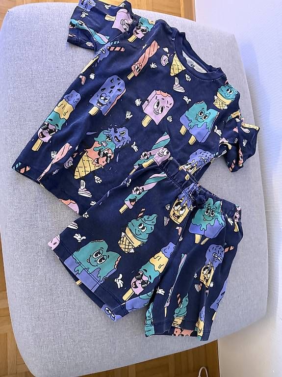 Lotti & Set di vestiti: Beach Set H&M Gr. 110 Glacé Motiv – Usato da Küsnacht ZH venduto da Leen