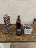 Krups Nespresso Maschine mit Kapselspender und Box